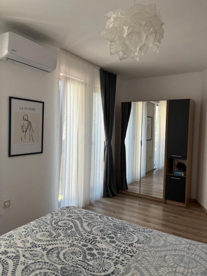 Azzurro Premium Apartment On Bulevard Bogoridi Burgas Exterior photo