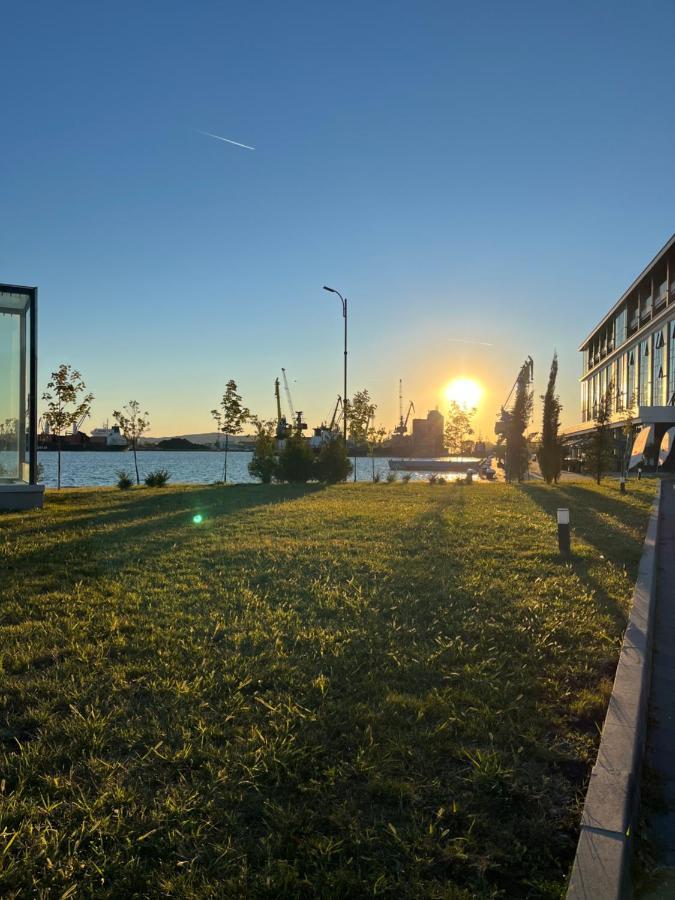 Azzurro Premium Apartment On Bulevard Bogoridi Burgas Exterior photo