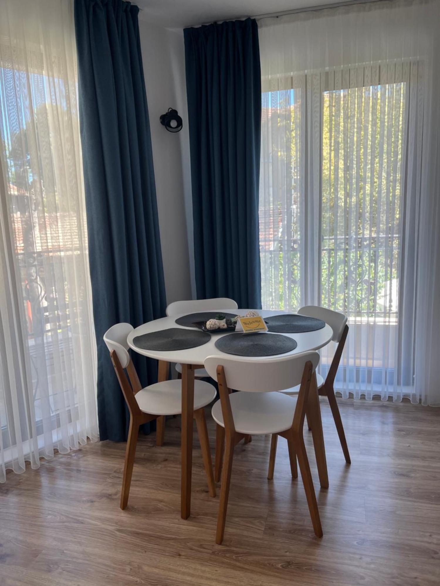 Azzurro Premium Apartment On Bulevard Bogoridi Burgas Exterior photo